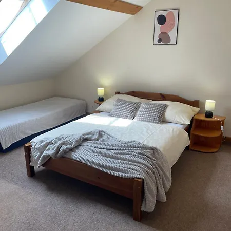 V Podkrovi アパート